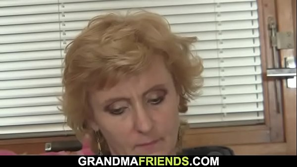 Old blonde riding and sucking at same time