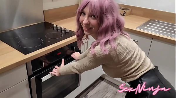 Step-Mom gets Stuck in the Oven trying to make dinner