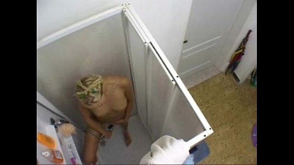 amateur lesbians spycam showering-livetaboocams.com