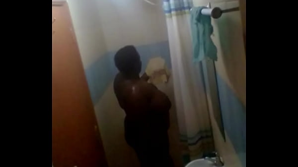 Kenyan bbw in mtotel shower