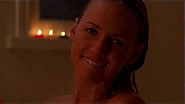 Tania Saulnier: Sexy Shower Girl – Smallville (English)